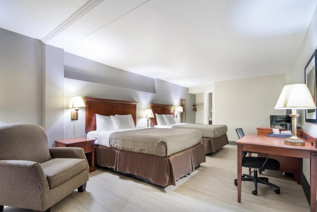 The Townhouse Inn Highpoint Esterno foto