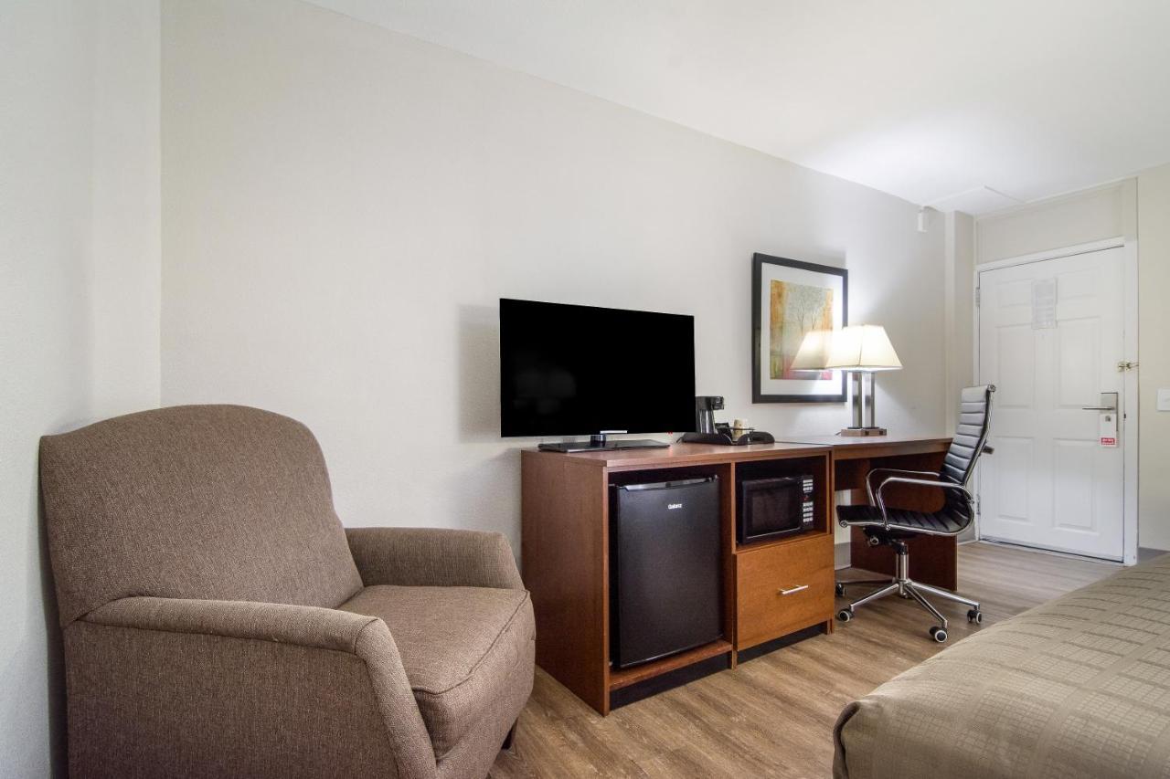 The Townhouse Inn Highpoint Esterno foto