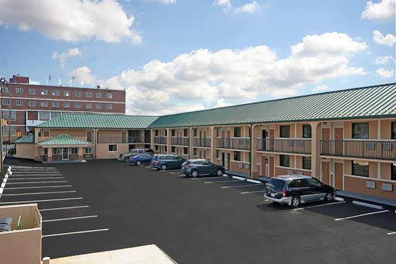 The Townhouse Inn Highpoint Esterno foto